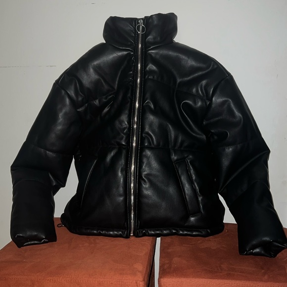 Jason Maxwell - BLK 🖤🖤🖤 Faux Leather Puffer w/high collar - Size Large - NWT - Picture 4 of 9
